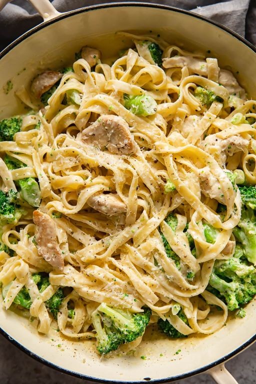 Chicken and Broccoli Alfredo Pasta