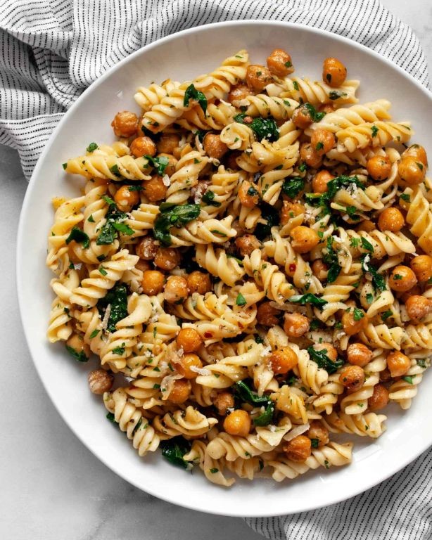 Chickpea and Spinach Vegan Baked Pasta