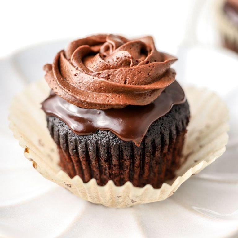 Chocolate Fudge Cupcakes with Ganache Topping