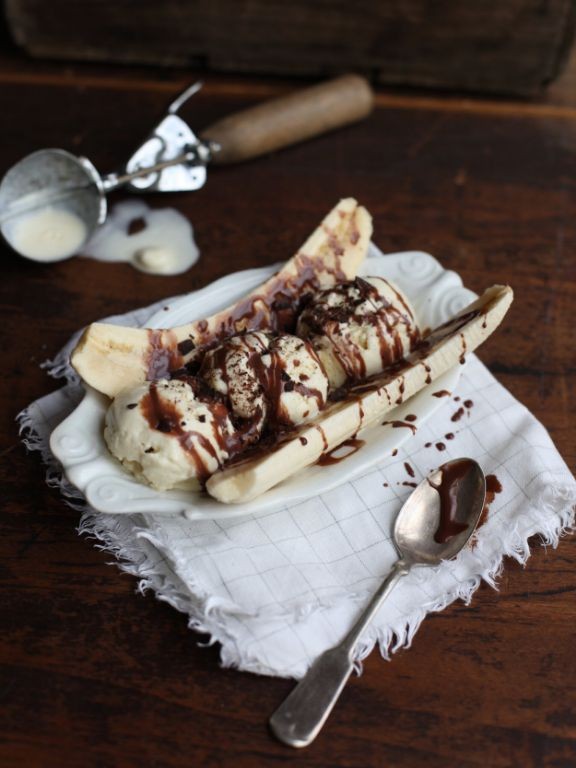 Chocolate-Dipped Banana Split Sundae