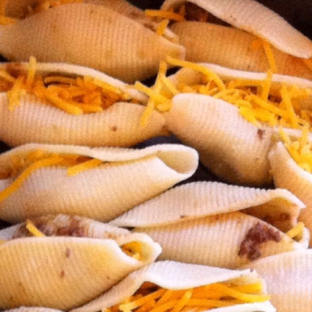 Cincinnati Chili Stuffed Shells