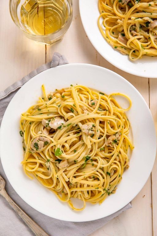 Clam Sauce with Fresh Herbs and Linguine