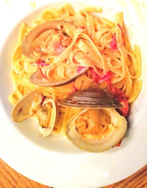 Clam Sauce with Saffron and Fettuccine