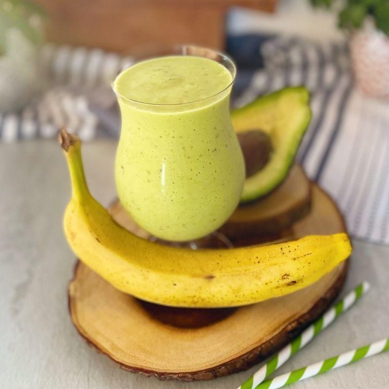 Classic Avocado Banana Smoothie