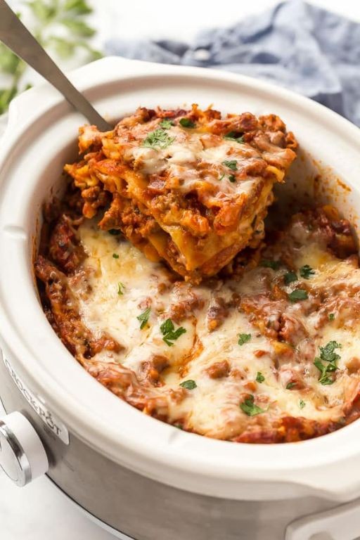 Classic Crockpot Lasagna with Ground Beef