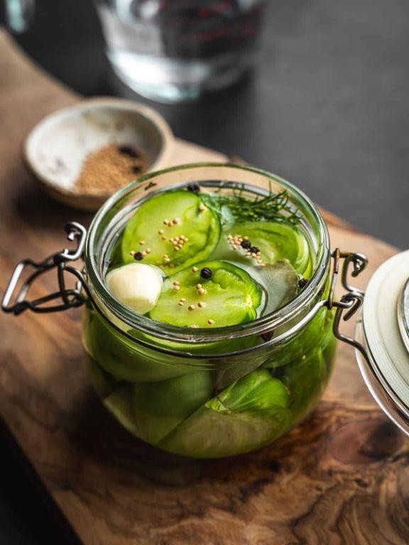 Classic Dill Pickled Green Tomatoes