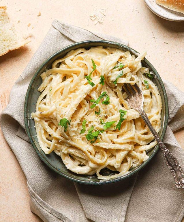 Classic Garlic Parmesan Alfredo Sauce