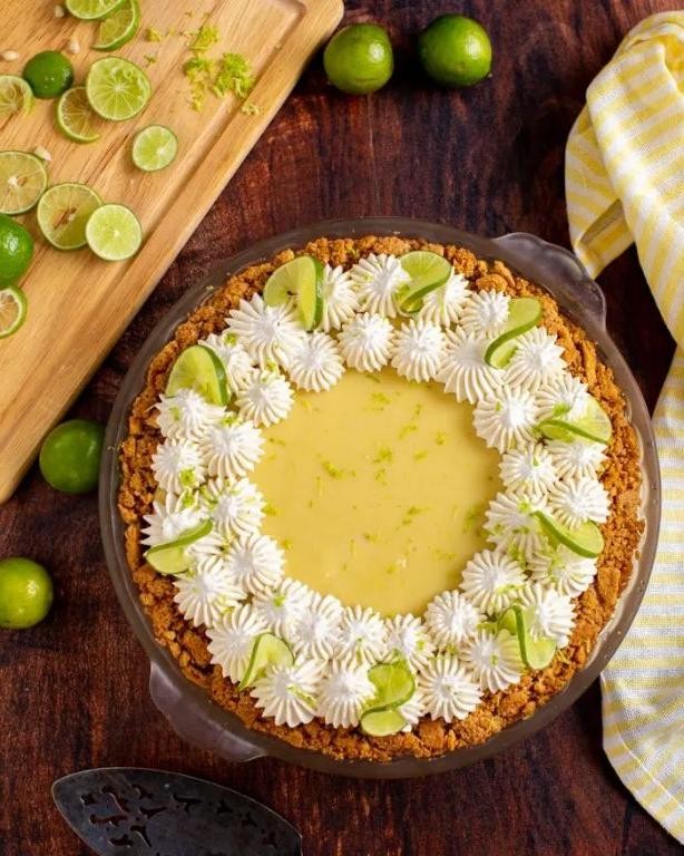 Classic Key Lime Pie with Graham Cracker Crust