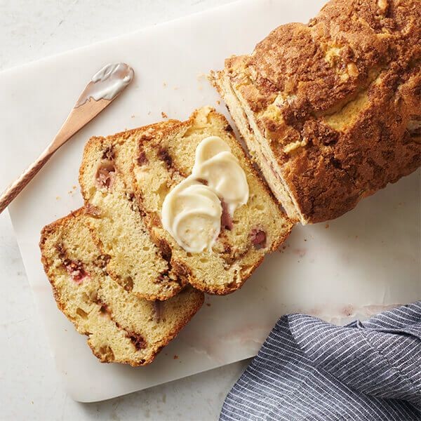 Classic Rhubarb Bread with Cinnamon Streusel