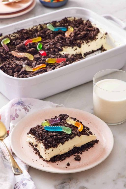 Cookies and Cream Dirt Cake