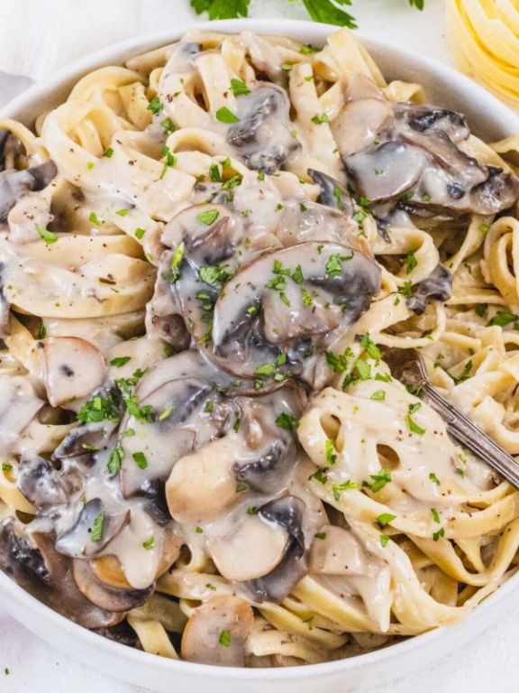 Creamy Alfredo Pasta Zero with Mushrooms