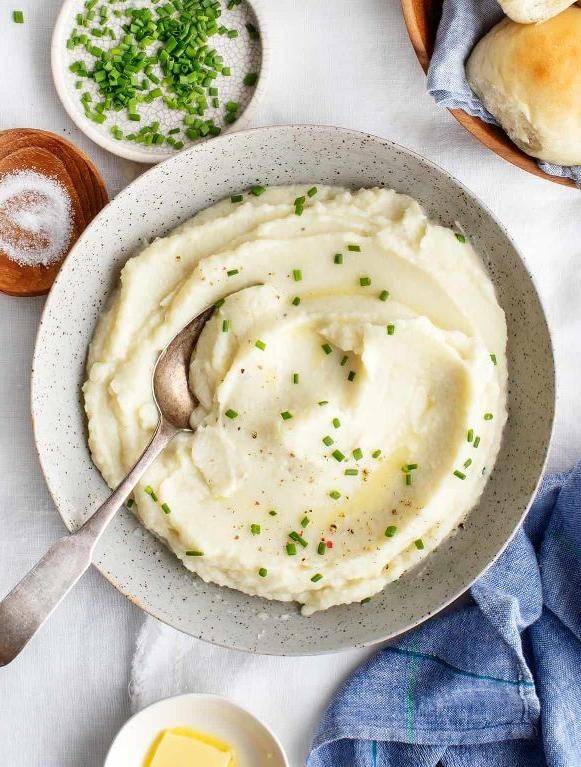 Creamy Cauliflower Mash with Garlic