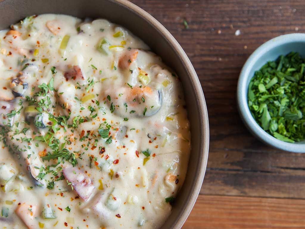 Creamy Smoked Mussels Chowder