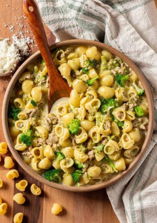 Creamy Turkey and Broccoli Pasta