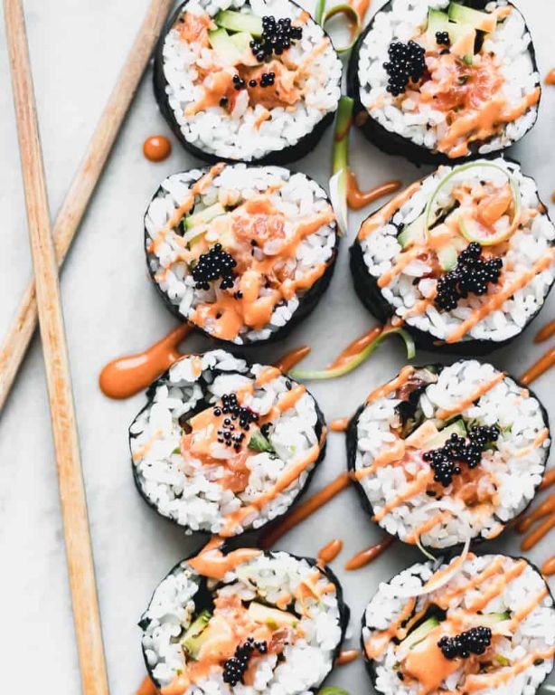 Crispy Salmon Sushi Rolls with Spicy Mayo