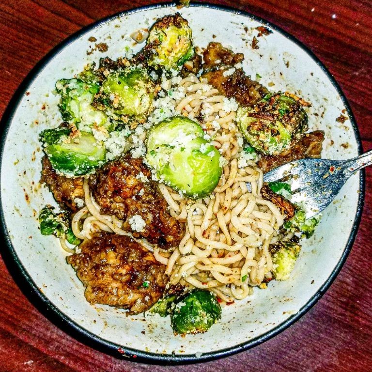 Crock Pot General Tso Chicken with Zucchini Noodles