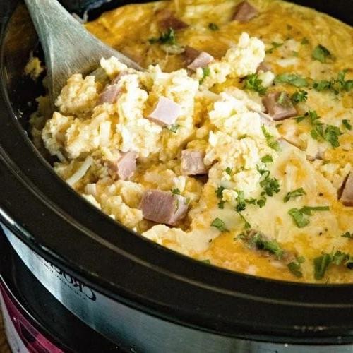 Crock Pot Ham and Egg Breakfast Casserole