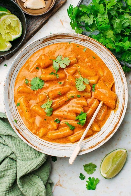Curry Tteokbokki with Coconut Milk