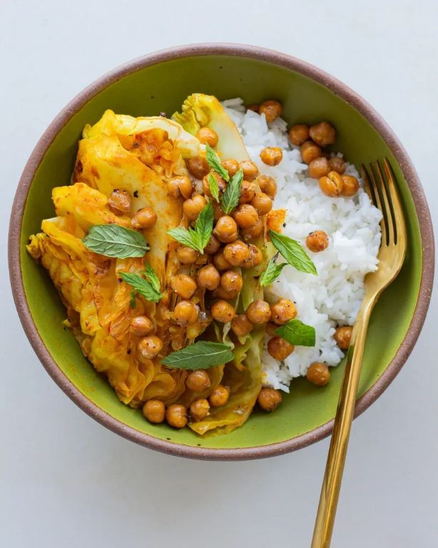 Curry-Spiced Cabbage and Rice with Chickpeas