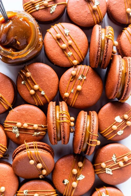 Dulce de Leche Macarons