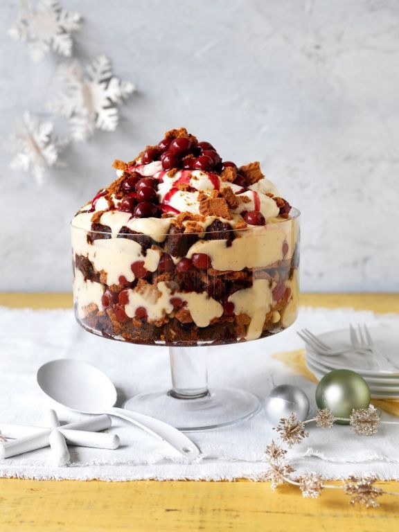 Eggnog Trifle with Sponge Cake and Berries