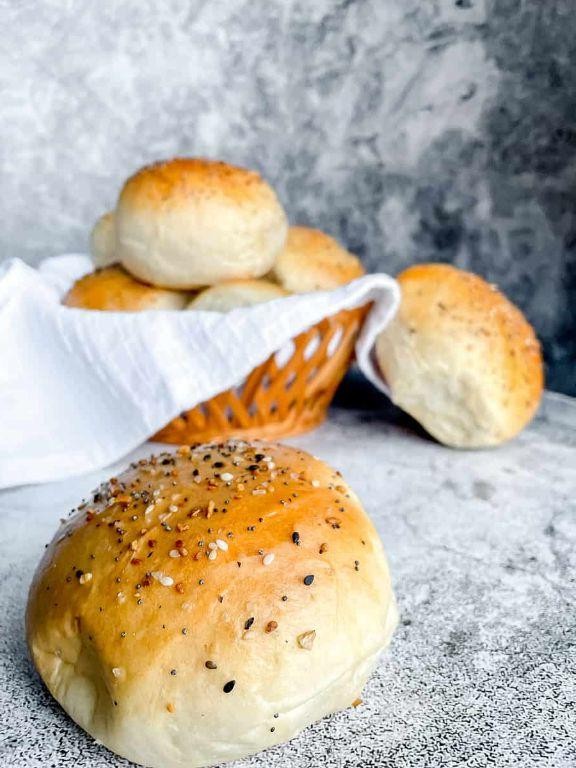 Everything Bagel Hamburger Buns