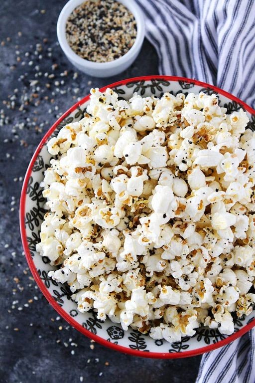 Everything Bagel Seasoned Popcorn