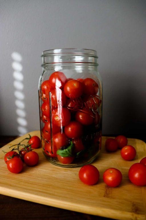 Fermented Pickled Tomatoes with Peppercorns