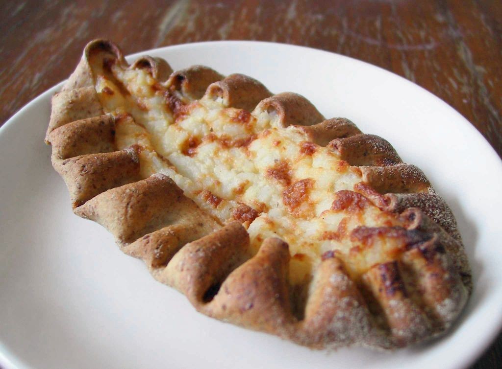 Finnish Karjalanpiirakka (Karelian Pasties)