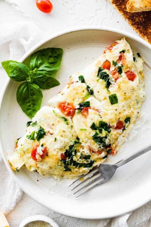 Fluffy Egg White Omelette with Spinach and Feta