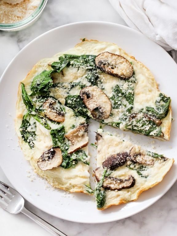 Fluffy Egg White Omelette with Spinach and Mushrooms