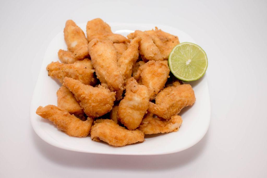 Frango à Passarinho (Brazilian Fried Chicken Bites)