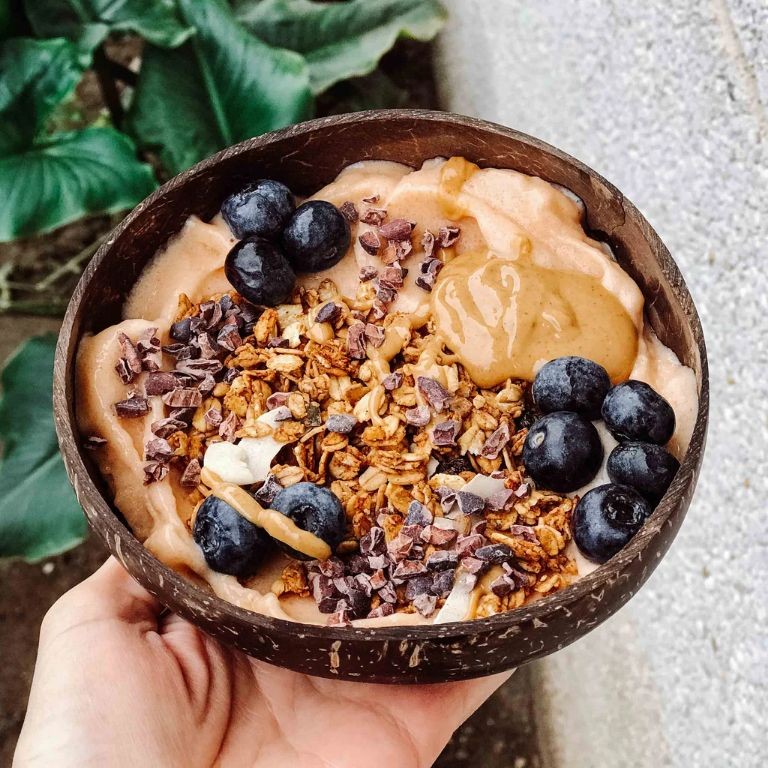Fresh Guava Smoothie Bowl