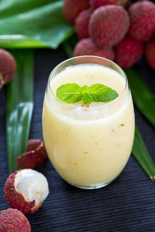 Fresh Lychee and Coconut Smoothie