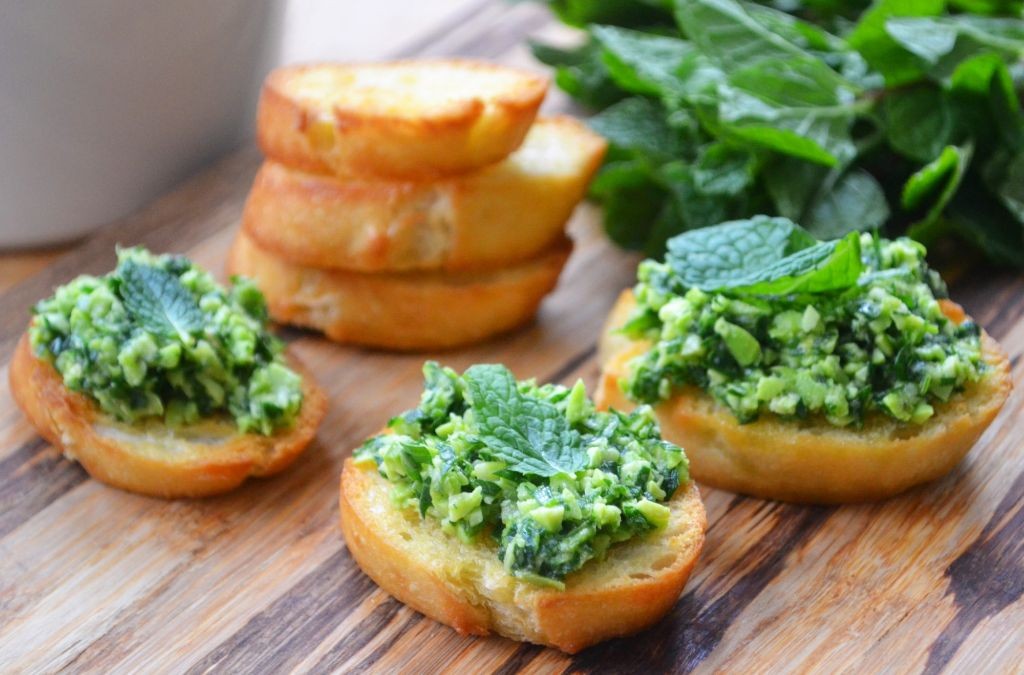 Fresh Pea and Mint Crostini
