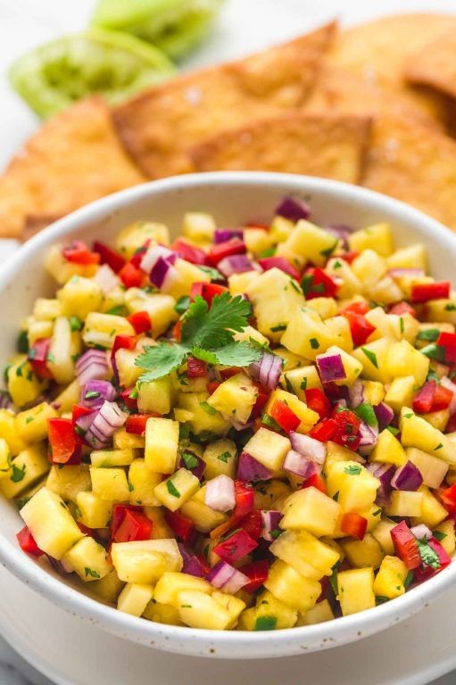 Fresh Pineapple Salsa with Tortilla Chips