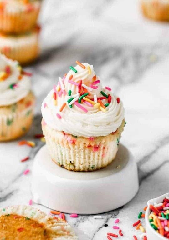 Funfetti Cupcakes with Vanilla Buttercream