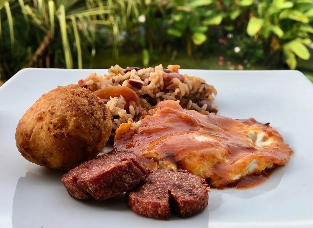 Gallo Pinto with Smoked Sausage