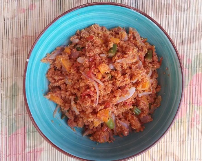 Gari Foto (Gari with Beans and Tomatoes)