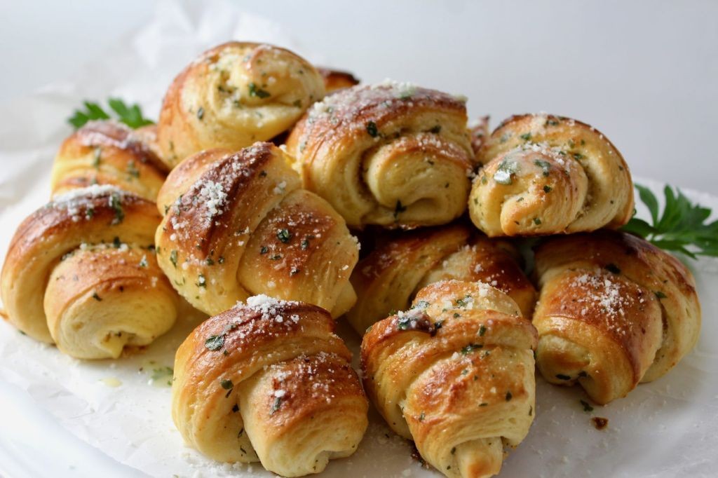 Garlic Parmesan Crescent Roll Casserole