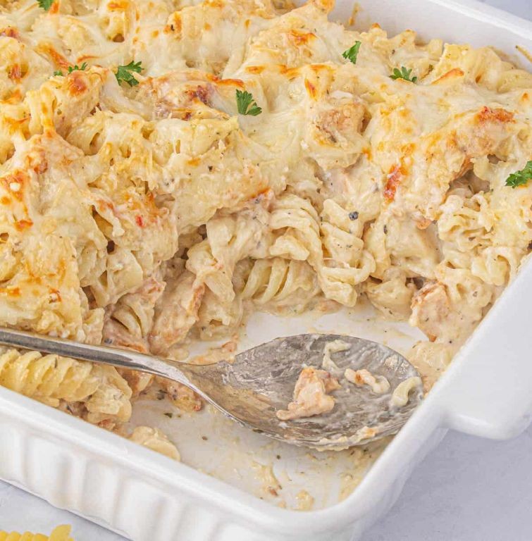 Garlic Parmesan Elbow Noodle Casserole