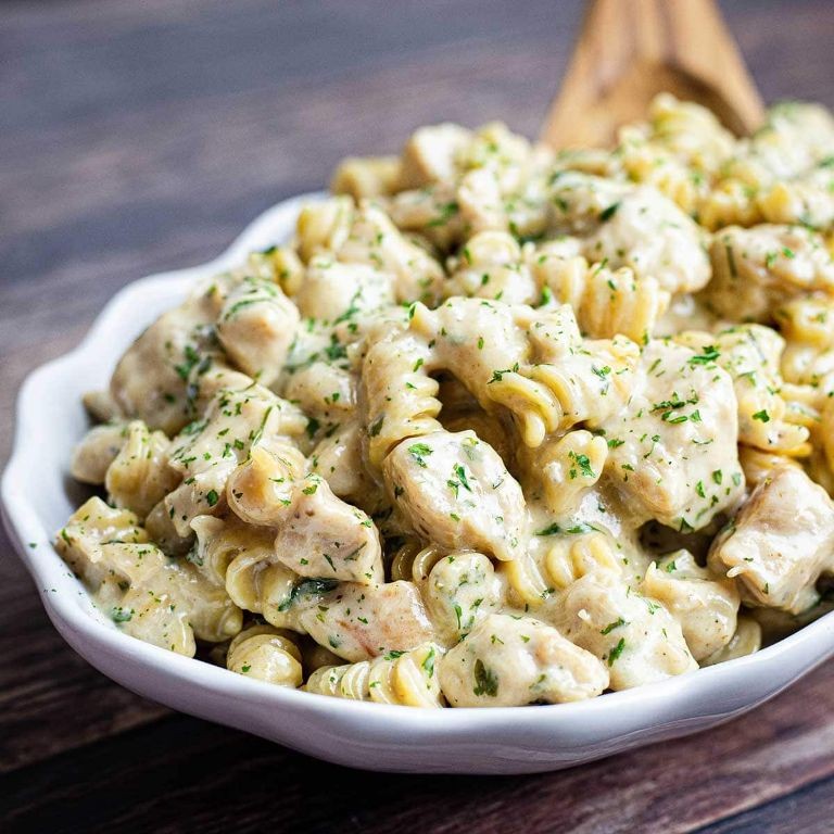 Garlic Parmesan Pasta Zero with Grilled Chicken