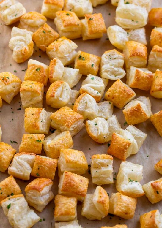 Garlic Parmesan Pizza Puffs