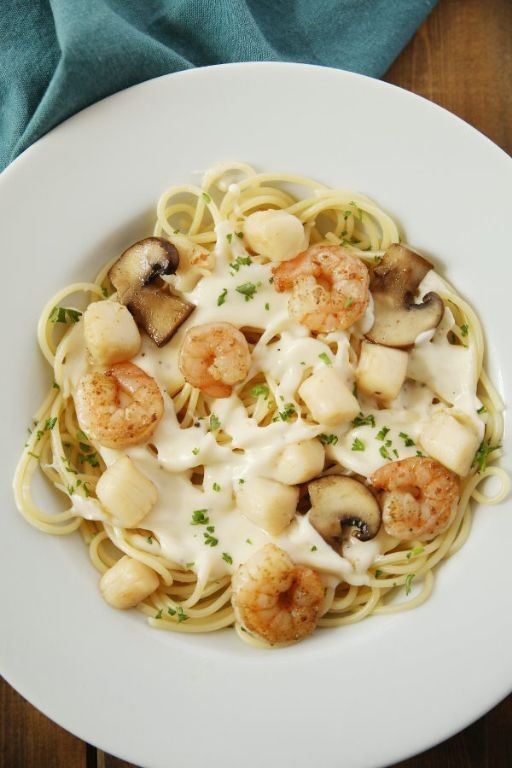 Garlic Scallops in Creamy Alfredo Sauce