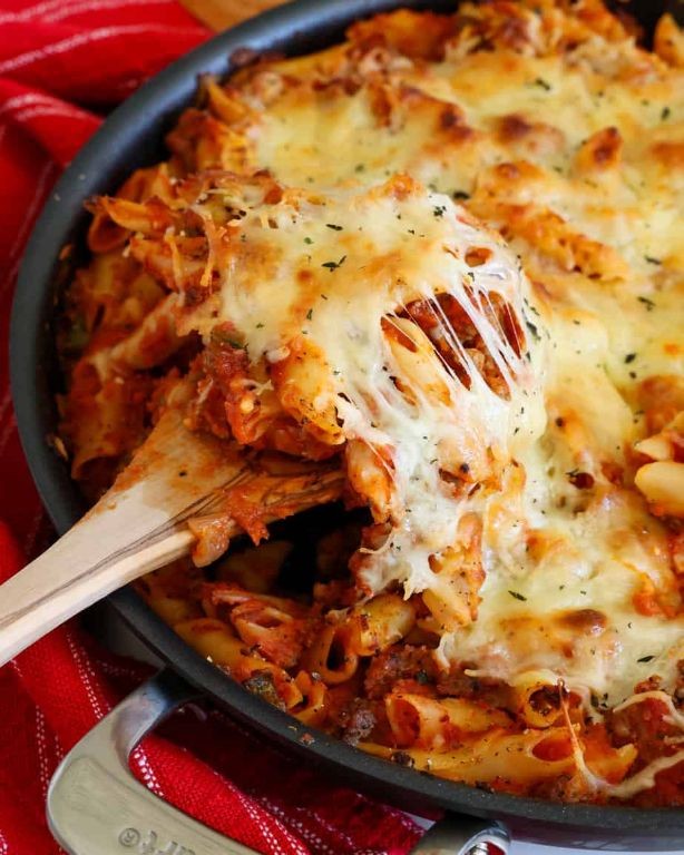 Garlicky White Wine Baked Mostaccioli