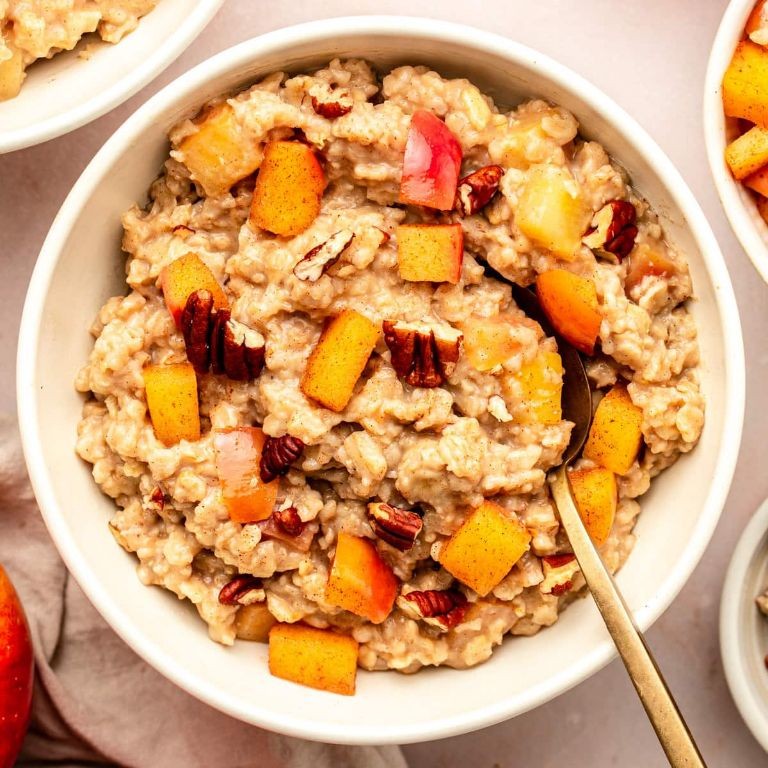 Gluten Free Apple Cinnamon Oatmeal