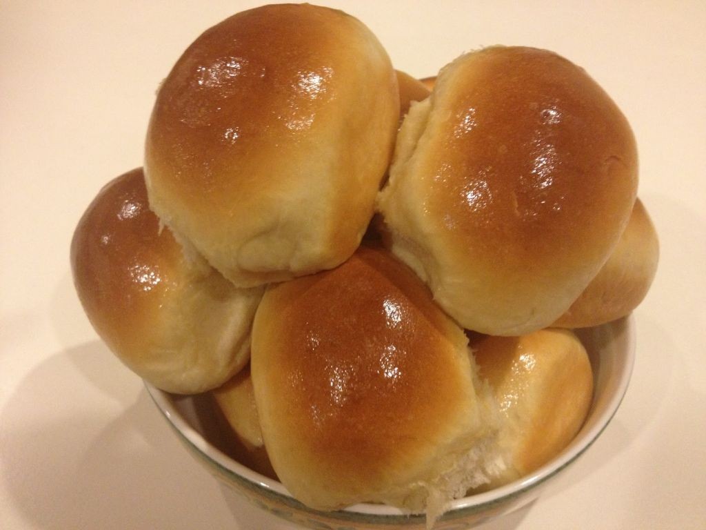 Golden Corral Rolls with Garlic Butter