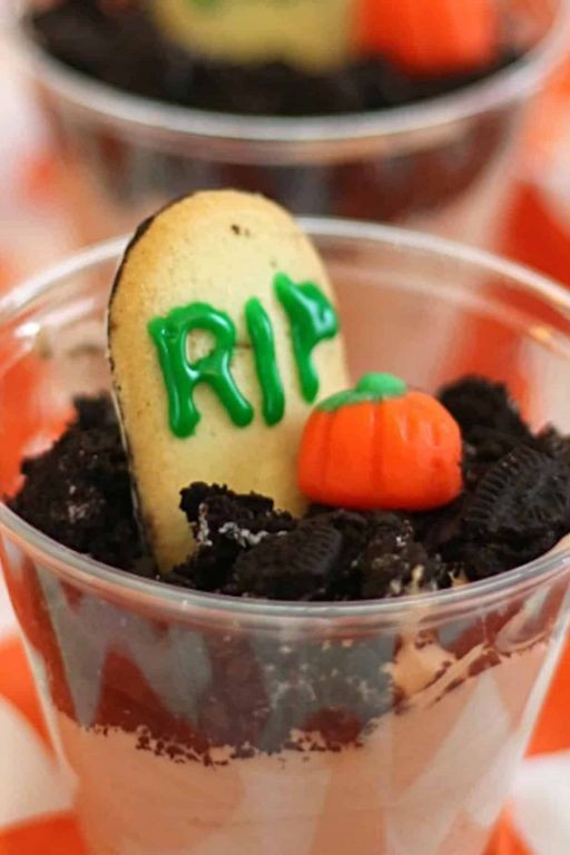Graveyard Chocolate Pudding Cups with Cookie Tombstones