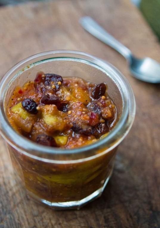 Green Fig Chutney with Spices