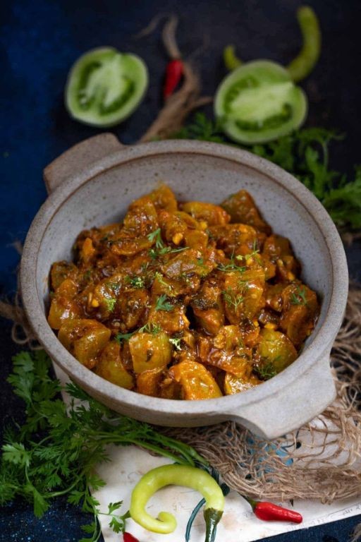 Green Tomato and Fenugreek Leaves Sabzi